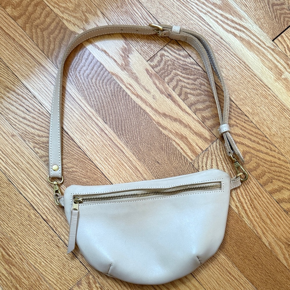 Abby Alley Sling Bag in Gardenia